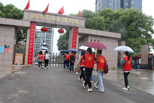 97b98786afea4cba904562df0fc702a7.jpg 福利院_副本.jpg