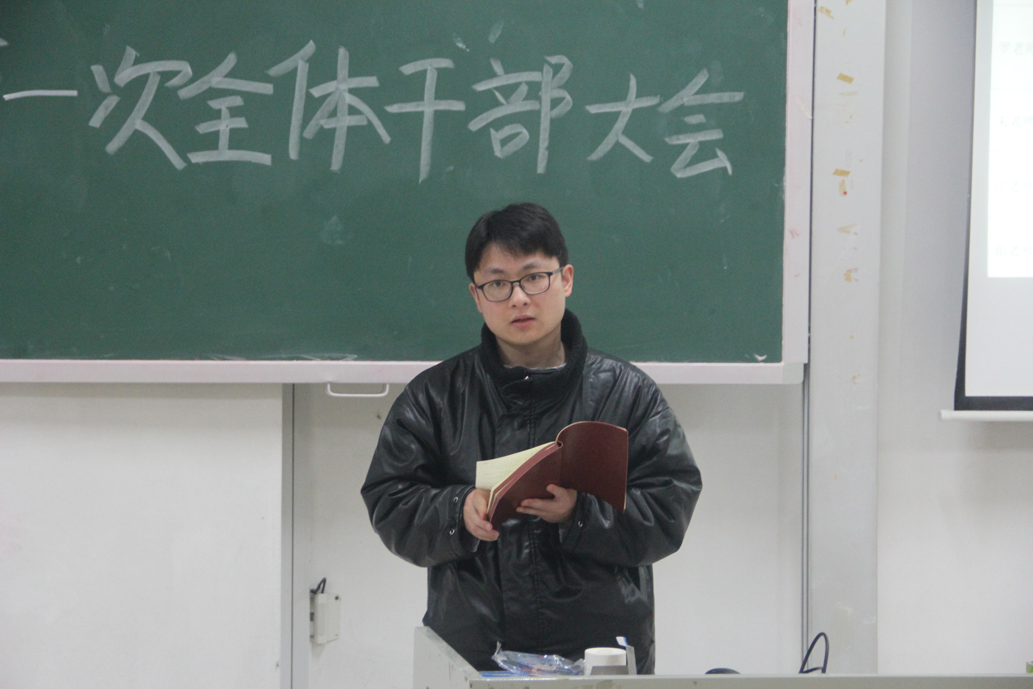 fc7d81b480024497bab95cc8c50e745e.jpg